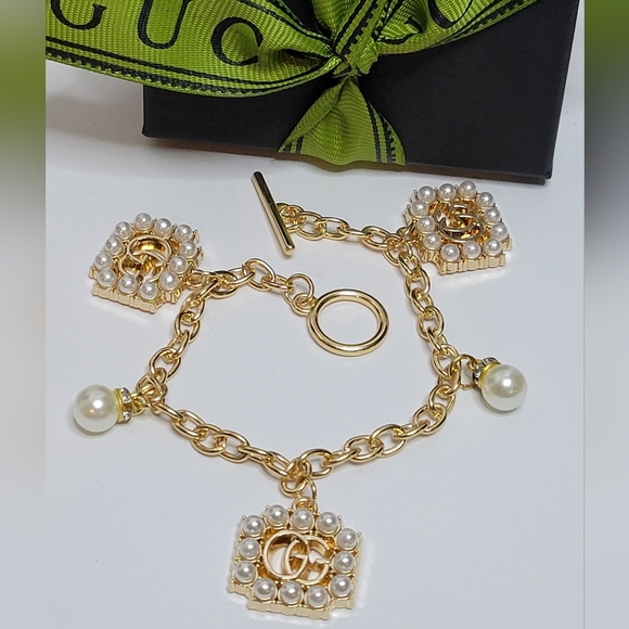 Jewelry - Gucci Gold/Pearl Zip Pulls Custom Toggle Bracelet, Box & Bow
